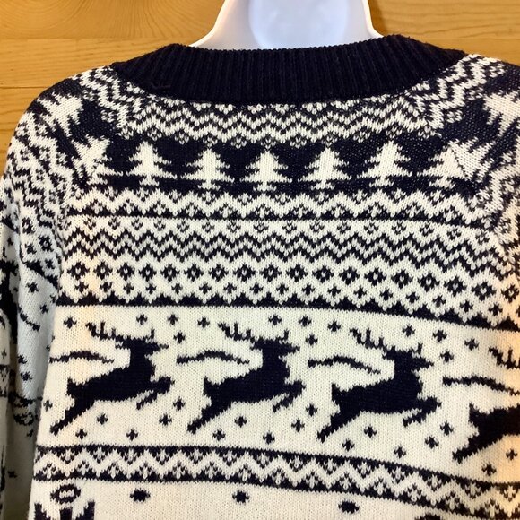 Christmas Sweater  Cardigan Button Reindeer Snowflakes Black White XL - Picture 5 of 8